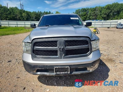 Piąte zdjęcie samochodu w środku: 2019 RAM 1500 CLASSIC SLT VIN:1C6RR7TT2KS684382 - miniatura