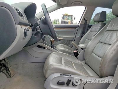 Zdjęcie 7 z 12 samochodu: 2005 VOLKSWAGEN NEW JETTA TDI OPTION PACKAGE 2 VIN:3VWDT71KX5M636265 - miniatura