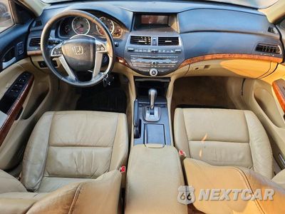 Zdjęcie 8 z 12 samochodu: 2011 HONDA ACCORD EXL VIN:1HGCP3F84BA002145 - miniatura