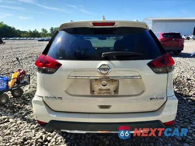 Zdjęcie 6 z 13 samochodu: 2018 NISSAN ROGUE SV VIN:5N1AT2MV0JC807093 - miniatura