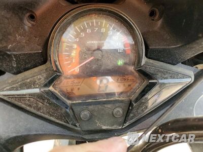 Zdjęcie 7 z 9 samochodu: 2015 HONDA CBR300 R VIN:MLHNC5105F5101696 - miniatura