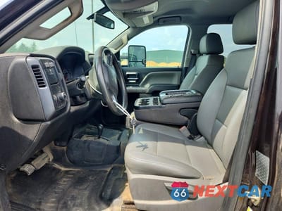 Zdjęcie 7 z 12 samochodu: 2019 CHEVROLET SILVERADO K3500 VIN:1GC4KVCY8KF186753 - miniatura