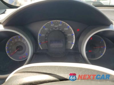 Zdjęcie 9 z 12 samochodu: 2010 HONDA FIT SPORT VIN:JHMGE8H43AS025646 - miniatura