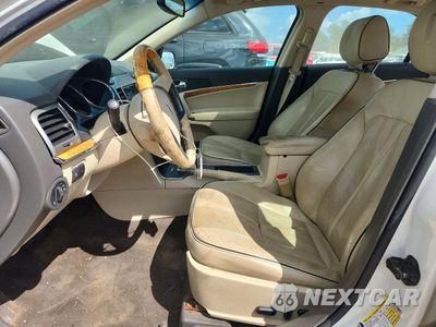 Zdjęcie 7 z 13 samochodu: 2012 LINCOLN MKZ VIN:3LNHL2GC0CR827955 - miniatura
