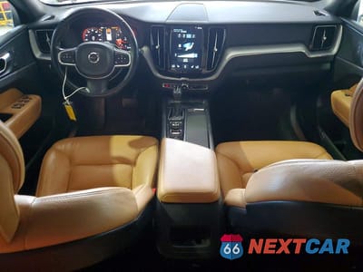 Zdjęcie 8 z 13 samochodu: 2020 VOLVO XC60 T5 MOMENTUM VIN:YV4102RK7L1583232 - miniatura