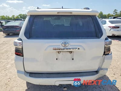 Zdjęcie 6 z 13 samochodu: 2020 TOYOTA 4RUNNER SR5 VIN:JTEZU5JR2L5216571 - miniatura