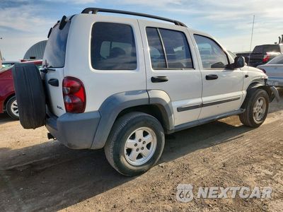 Trzecie zdjęcie samochodu z tyłu: 2005 JEEP LIBERTY SPORT VIN:1J4GK48K85W560479 - miniatura
