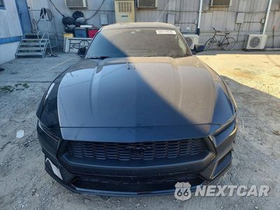 Piąte zdjęcie samochodu w środku: 2026 FORD MUSTANG VIN:1FA6P8TH6T5101577 - miniatura