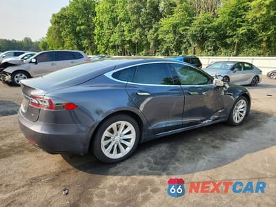 Trzecie zdjęcie samochodu z tyłu: 2017 TESLA MODEL S VIN:5YJSA1E15HF200057 - miniatura
