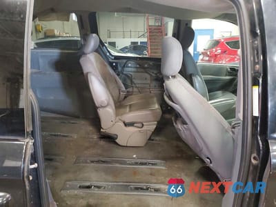 Zdjęcie 11 z 14 samochodu: 2006 CHRYSLER TOWN & COUNTRY VIN:1A4GP45R96B603884 - miniatura