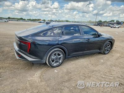 Trzecie zdjęcie samochodu z tyłu: 2026 KIA K4 LXS VIN:3KPFT4DE6TE298046 - miniatura