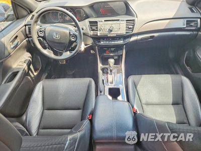 Zdjęcie 8 z 12 samochodu: 2016 HONDA ACCORD SPORT VIN:1HGCR2F57GA109773 - miniatura