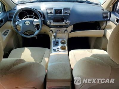 Zdjęcie 8 z 13 samochodu: 2011 TOYOTA HIGHLANDER BASE VIN:5TDBK3EH3BS046876 - miniatura