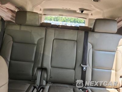 Zdjęcie 10 z 13 samochodu: 2018 CHEVROLET SUBURBAN C1500 LT VIN:1GNSCHKC1JR185640 - miniatura