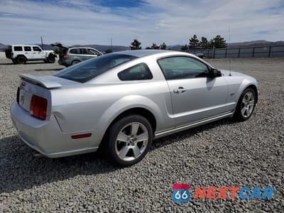 Trzecie zdjęcie samochodu z tyłu: 2006 FORD MUSTANG GT VIN:1ZVFT82H565223534 - miniatura
