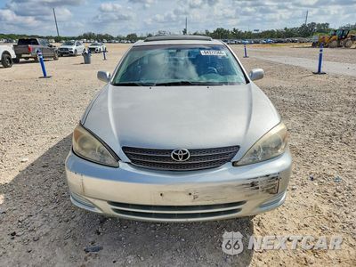 Piąte zdjęcie samochodu w środku: 2002 TOYOTA CAMRY XLE V6 VIN:4T1BF30K22U012748 - miniatura