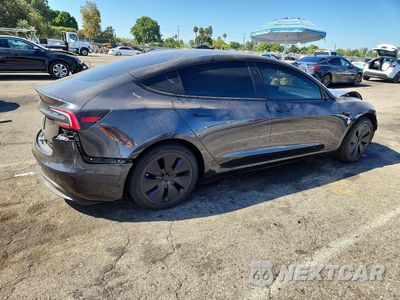 Trzecie zdjęcie samochodu z tyłu: 2025 TESLA MODEL 3 VIN:5YJ3E1EA5SF906123 - miniatura