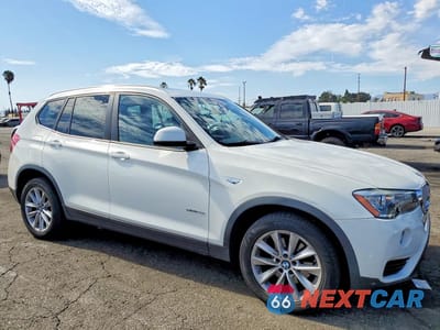 Czwarte zdjęcie samochodu z boku: 2017 BMW X3 SDRIVE28I VIN:5UXWZ7C57H0V85640 - miniatura