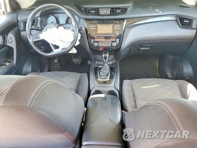 Zdjęcie 8 z 12 samochodu: 2017 NISSAN ROGUE SPORT SV VIN:JN1BJ1CR6HW121634 - miniatura