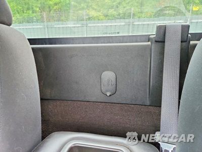 Zdjęcie 10 z 12 samochodu: 2007 CHEVROLET SILVERADO K1500 VIN:1GCEK14C47Z526471 - miniatura