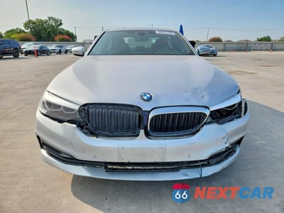 Piąte zdjęcie samochodu w środku: 2019 BMW 530 I VIN:WBAJA5C59KBX49115 - miniatura