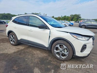 Czwarte zdjęcie samochodu z boku: 2025 FORD ESCAPE ST LINE VIN:1FMCU0MN0SUA82701 - miniatura