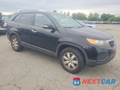 Czwarte zdjęcie samochodu z boku: 2011 KIA SORENTO LX VIN:5XYKT4A2XBG158625 - miniatura