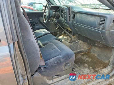 Zdjęcie 8 z 12 samochodu: 2001 CHEVROLET SILVERADO C2500 HEAVY DUTY VIN:1GCHC24U01E248675 - miniatura