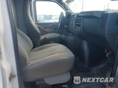 Zdjęcie 7 z 13 samochodu: 2019 CHEVROLET EXPRESS G2500 VIN:1GCWGAFG1K1150311 - miniatura