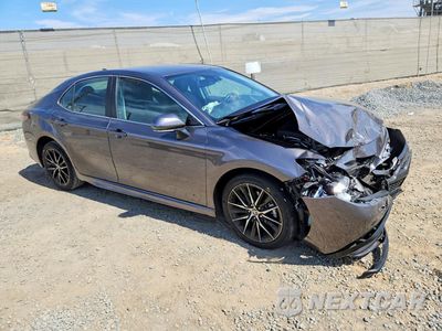 Czwarte zdjęcie samochodu z boku: 2024 TOYOTA CAMRY SE VIN:4T1T11AK6RU892384 - miniatura