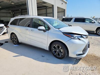 Czwarte zdjęcie samochodu z boku: 2026 TOYOTA SIENNA PLATINUM 7-PASSENGER VIN:5TDESKFC5TS250588 - miniatura
