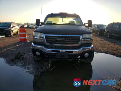 Piąte zdjęcie samochodu w środku: 2007 GMC SIERRA 2500HD CLASSIC VIN:1GTHK29D67E131283 - miniatura