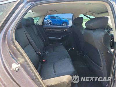 Zdjęcie 10 z 12 samochodu: 2022 HONDA ACCORD LX VIN:1HGCV1F10NA030865 - miniatura