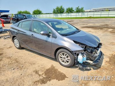Czwarte zdjęcie samochodu z boku: 2017 TOYOTA PRIUS TWO VIN:JTDKBRFU3H3031304 - miniatura