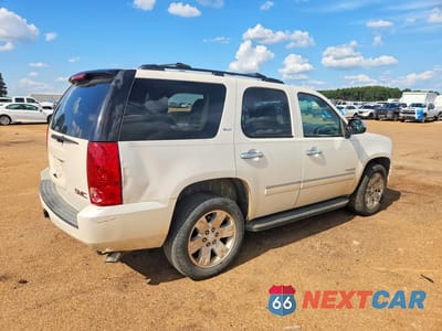 Trzecie zdjęcie samochodu z tyłu: 2011 GMC YUKON SLT VIN:1GKS1CE09BR115425 - miniatura