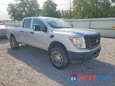 Czwarte zdjęcie samochodu z boku: 2017 NISSAN TITAN XD S VIN:1N6BA1F32HN520211 - miniatura