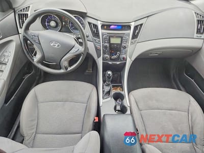 Zdjęcie 8 z 13 samochodu: 2011 HYUNDAI SONATA GLS VIN:5NPEB4AC9BH029275 - miniatura