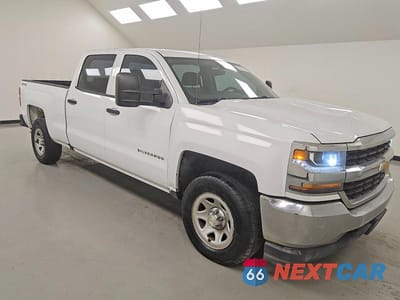 Czwarte zdjęcie samochodu z boku: 2017 CHEVROLET SILVERADO K1500 VIN:1GCUKNEC1HF182263 - miniatura