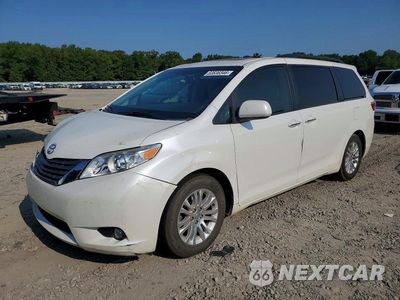 2015 TOYOTA SIENNA XLE 8-PASSENGER 5TDYK3DC7FS561157 - główne zdjęcie licytacji z USA - miniatura