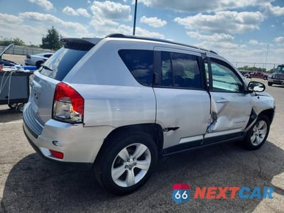 Trzecie zdjęcie samochodu z tyłu: 2012 JEEP COMPASS SPORT VIN:1C4NJDBB5CD562644 - miniatura