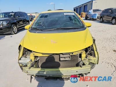 Piąte zdjęcie samochodu w środku: 2016 HONDA FIT LX VIN:JHMGK5H55GX017169 - miniatura