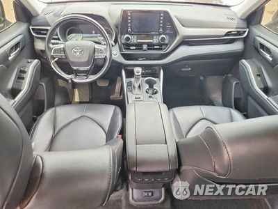 Zdjęcie 8 z 13 samochodu: 2021 TOYOTA HIGHLANDER XLE VIN:5TDHZRBH7MS523471 - miniatura