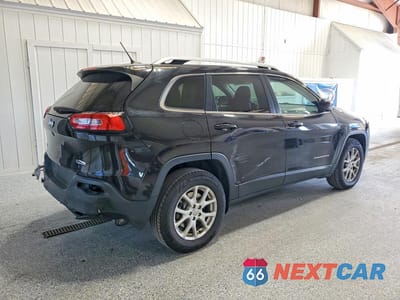Trzecie zdjęcie samochodu z tyłu: 2015 JEEP CHEROKEE LATITUDE VIN:1C4PJMCB0FW792740 - miniatura