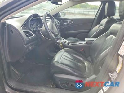 Zdjęcie 7 z 12 samochodu: 2015 CHRYSLER 200 C VIN:1C3CCCCB1FN501109 - miniatura