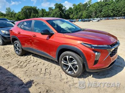Czwarte zdjęcie samochodu z boku: 2024 CHEVROLET TRAX 1RS VIN:KL77LGE23RC113765 - miniatura