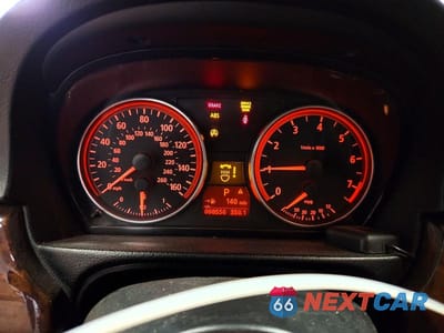 Zdjęcie 9 z 12 samochodu: 2006 BMW 325 I VIN:WBAVB13546PT10436 - miniatura