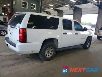 Trzecie zdjęcie samochodu z tyłu: 2008 CHEVROLET SUBURBAN K1500 LS VIN:3GNFK16388G303618 - miniatura