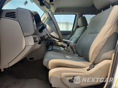 Zdjęcie 7 z 13 samochodu: 2006 JEEP COMMANDER VIN:1J8HG48K16C346070 - miniatura