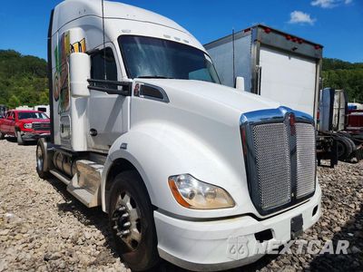 Piąte zdjęcie samochodu w środku: 2016 KENWORTH T680 SEMI TRUCK VIN:1XKYAP8X2GJ129537 - miniatura