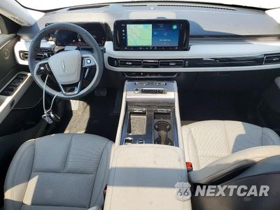Zdjęcie 8 z 13 samochodu: 2026 LINCOLN AVIATOR VIN:5LM5J6XC0TGL06786 - miniatura